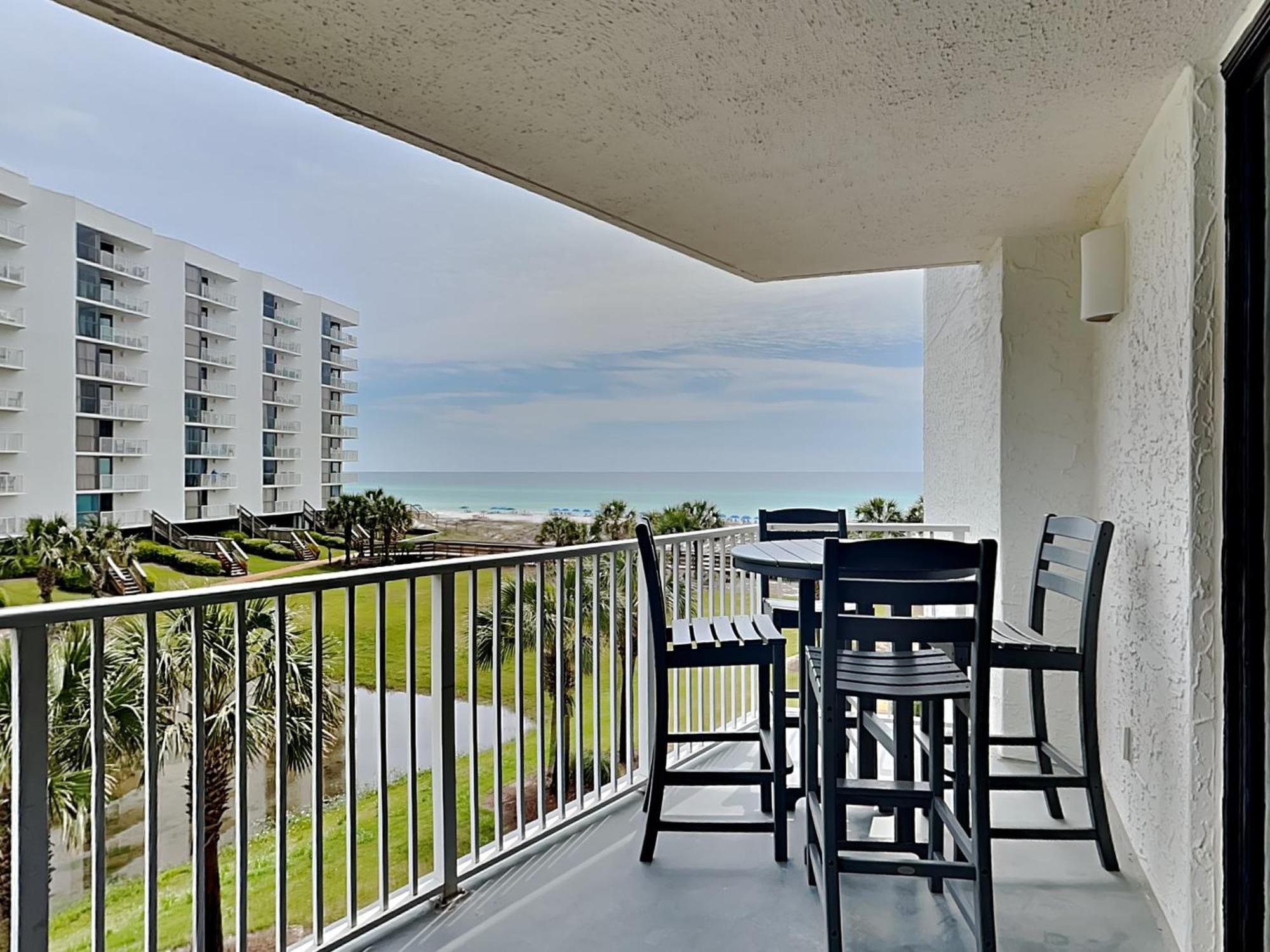 Mainsail #225 Apartment