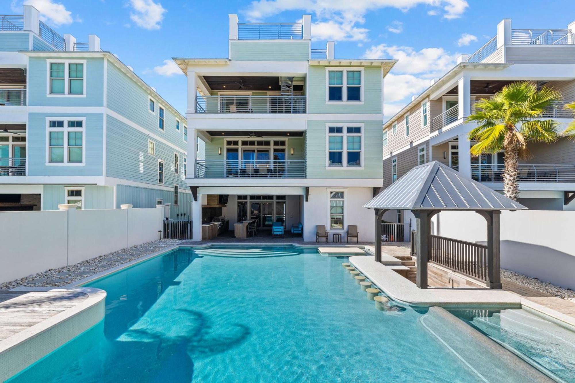 Crystal Del Mar, New! Private Pool, Gulf Views, Holiday home *