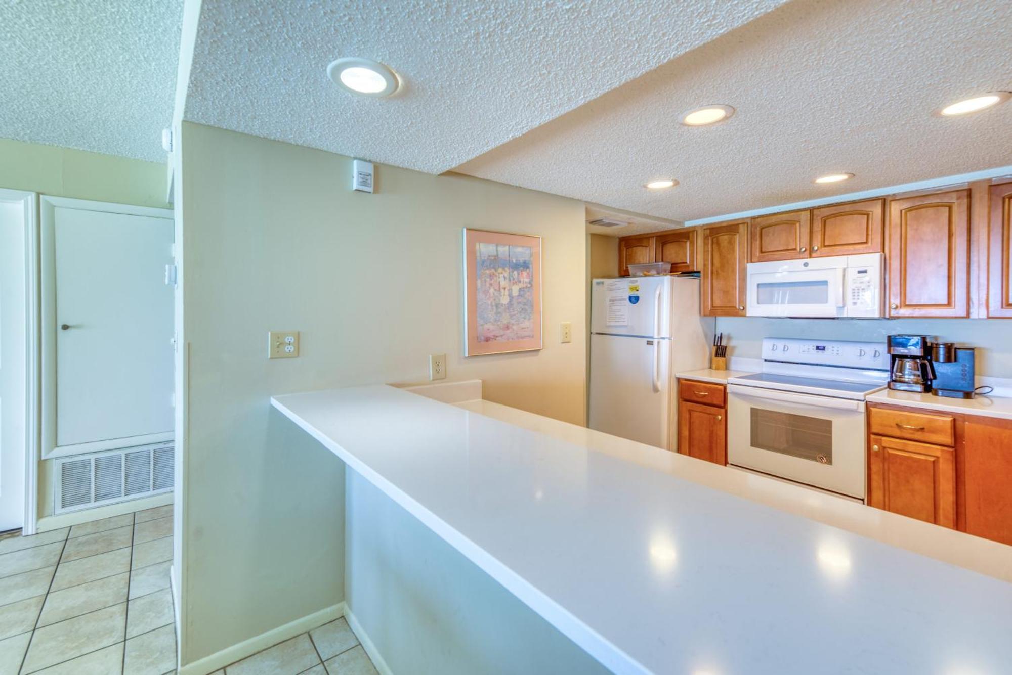 House D404 - Beachfront With Pool, Wifi, & Service *