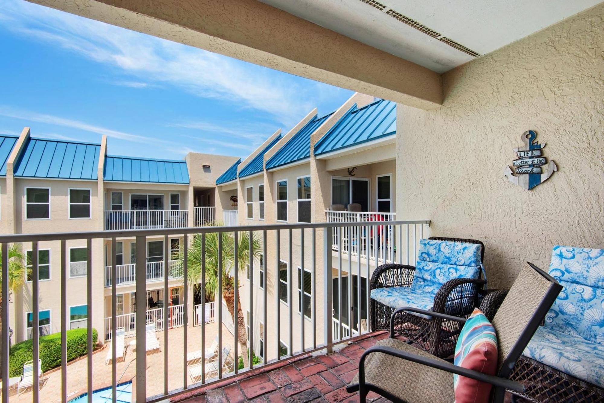 Poolside #302- Harry's House Destin