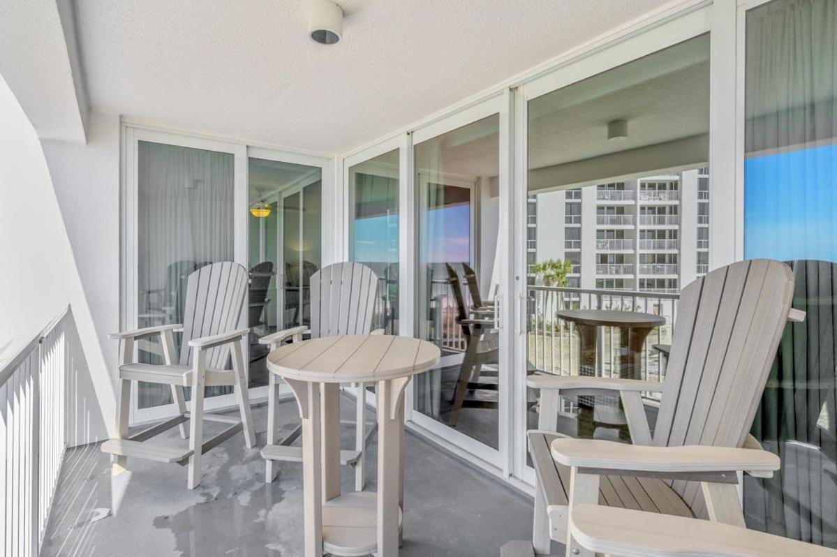 1033 - Shoreline Towers Beachfront Free Setup Holiday home *