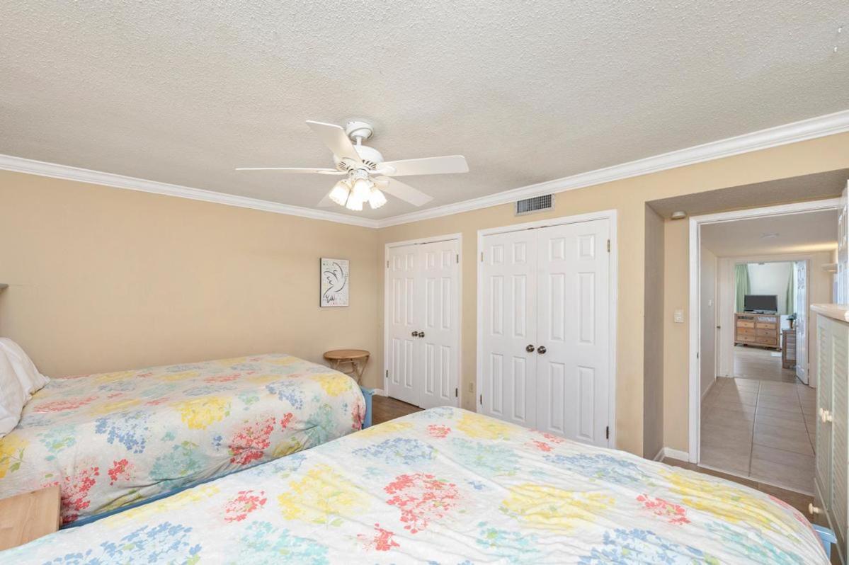2054 Shoreline Towers Front Spacious With Open Balcony Holiday home *