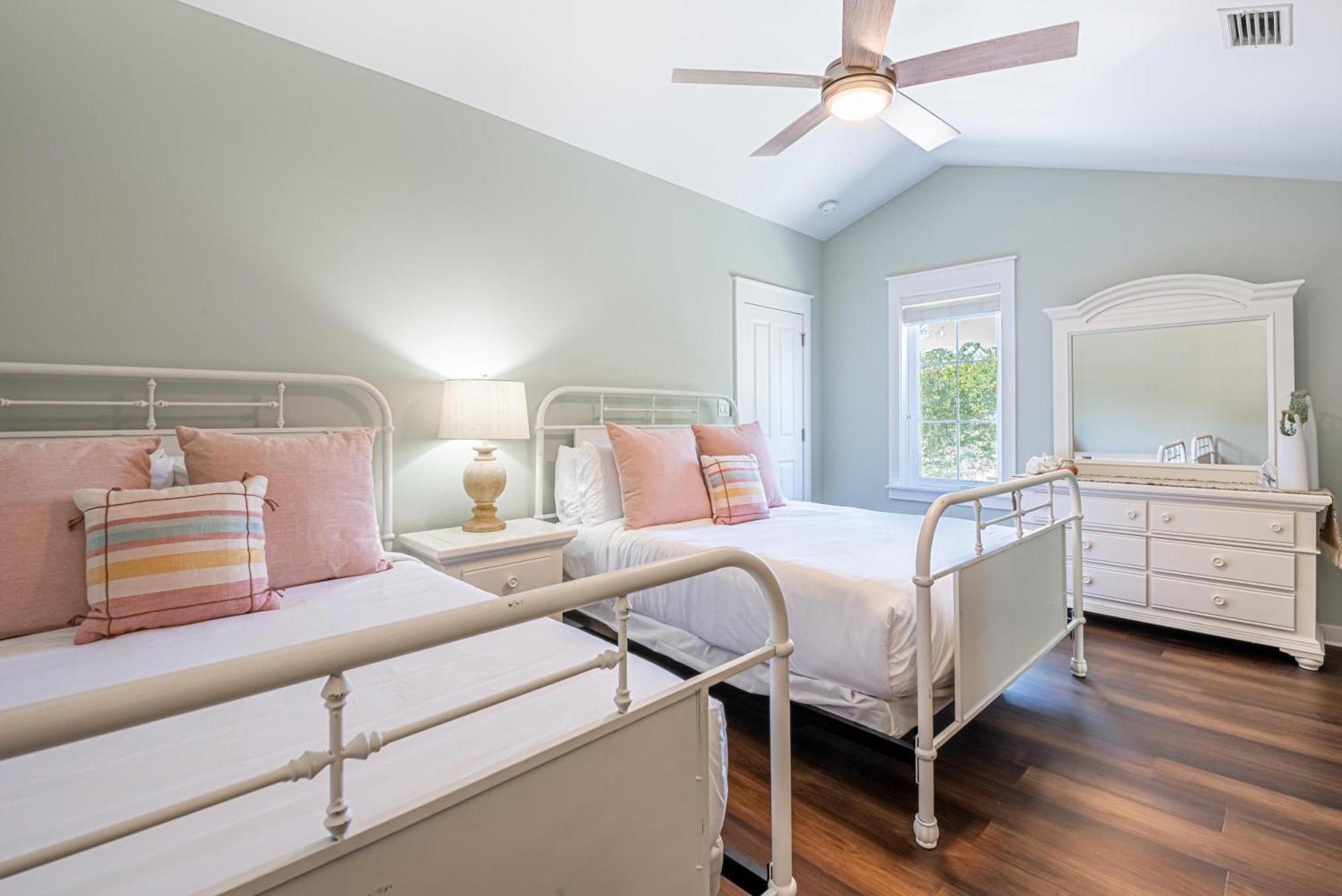 1329 Laurel Grove 
