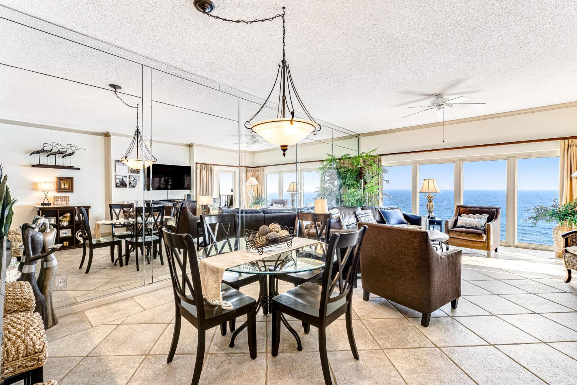 Holiday home Tops'l Manor I