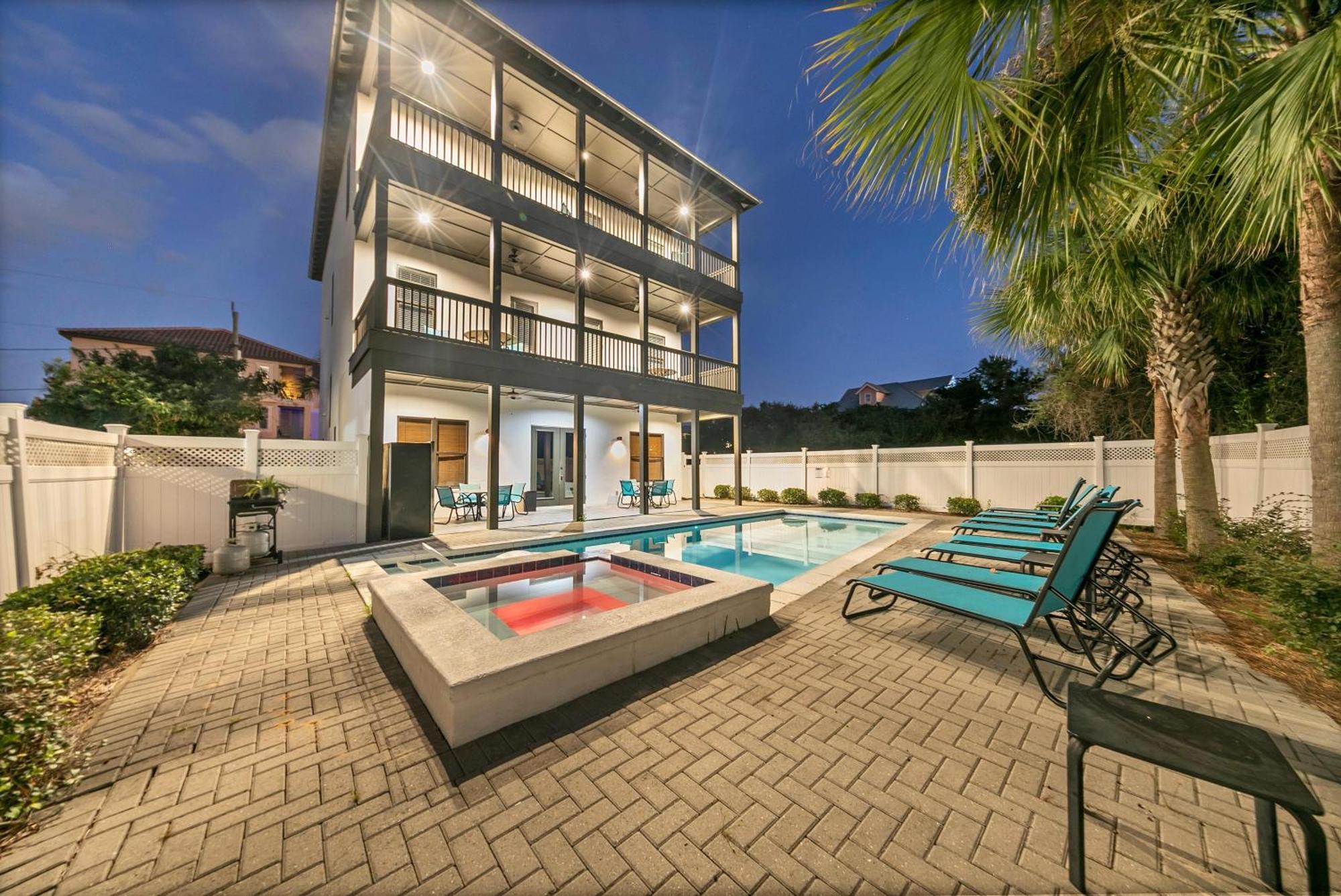 Hollywood & Divine Holiday home *