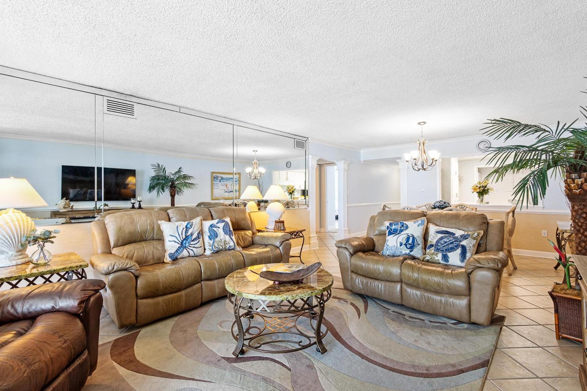 Holiday home 1065 Shoreline Towers Charming Beachfront Condo-free Setup Destin