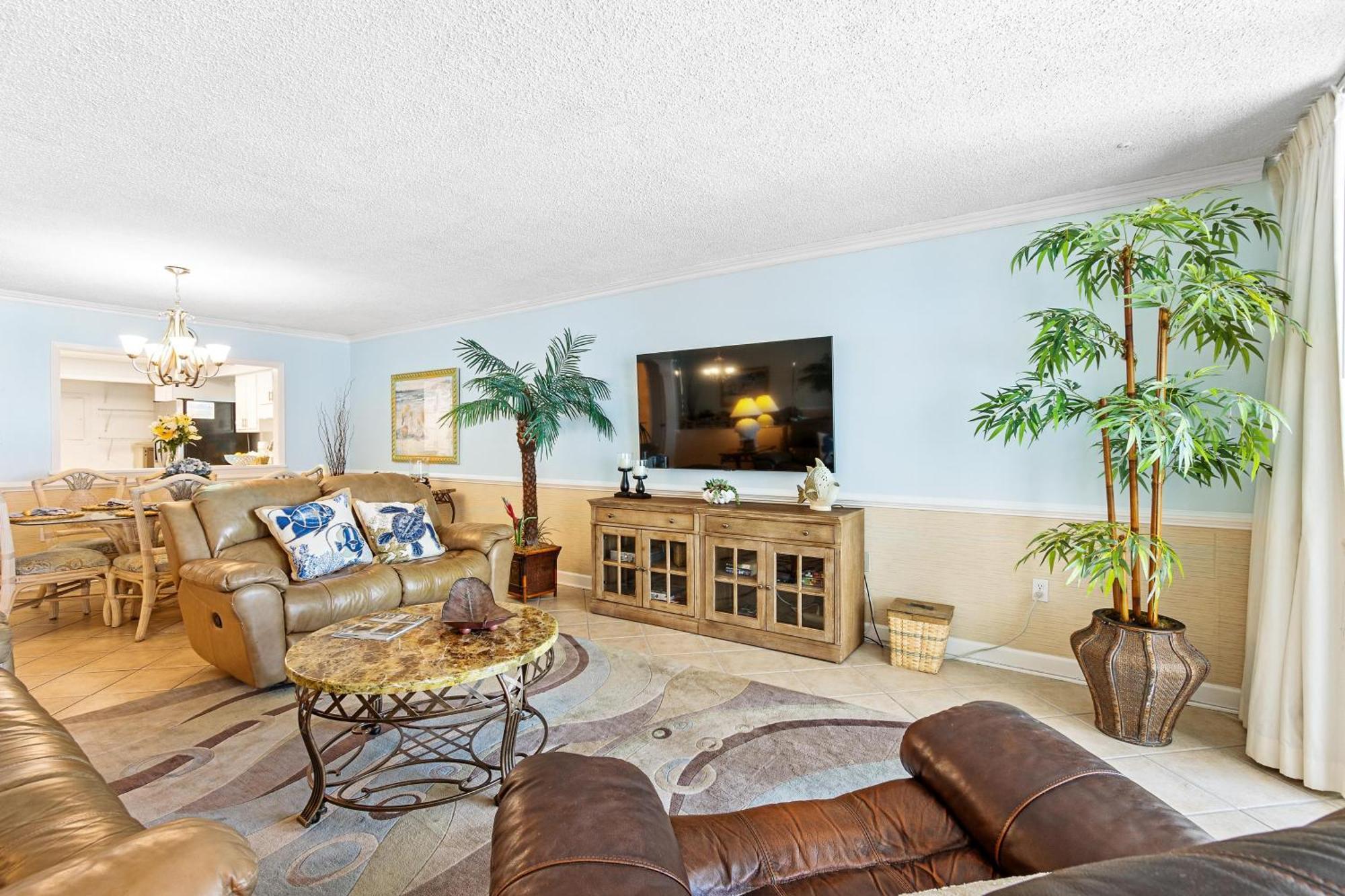 Holiday home 1065 Shoreline Towers Charming Beachfront Condo-free Setup *