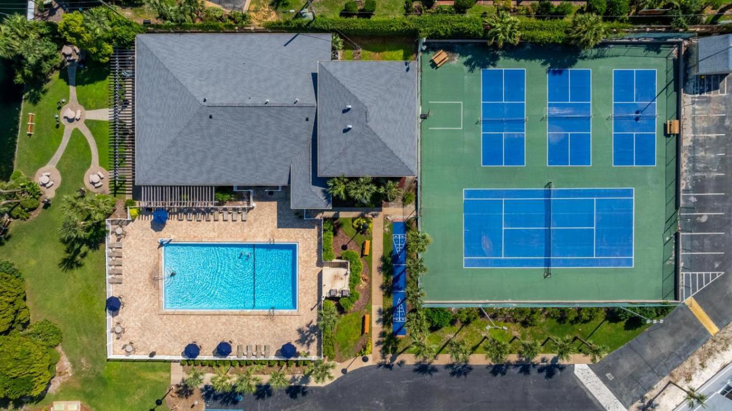 1033 - Shoreline Towers Beachfront Free Setup Holiday home *
