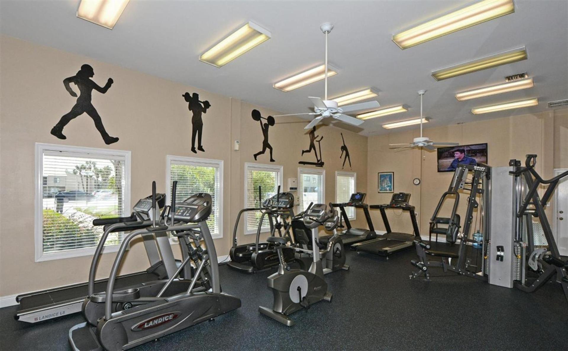 1033 - Shoreline Towers Beachfront Free Setup * Destin