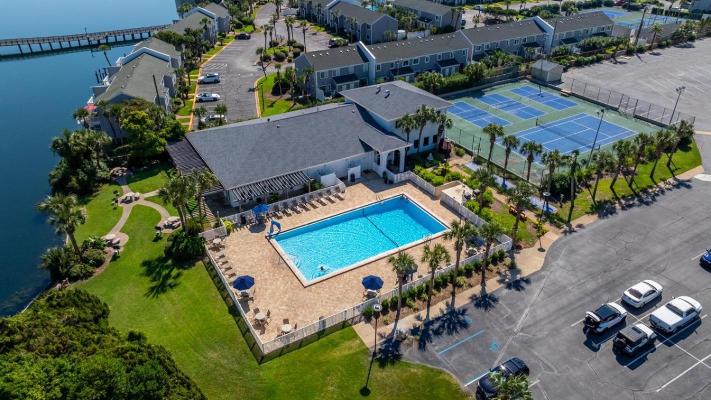 Holiday home 1065 Shoreline Towers Charming Beachfront Condo-free Setup *