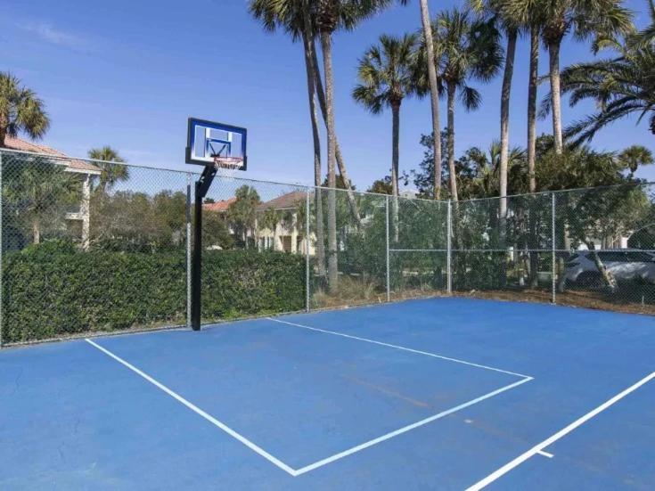 Beauty 4 Bed 3 Bath 5 Min Walk To In Gated Community