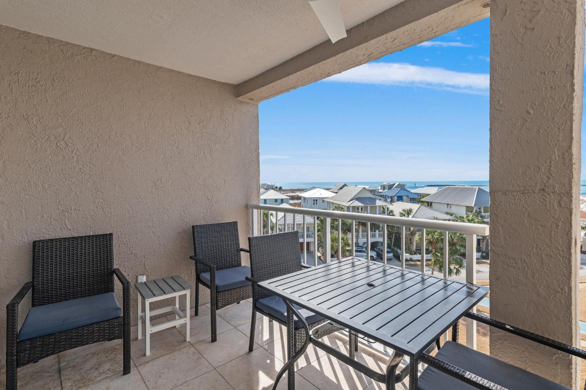 Magnolia House 502 At Pointe Apartment *