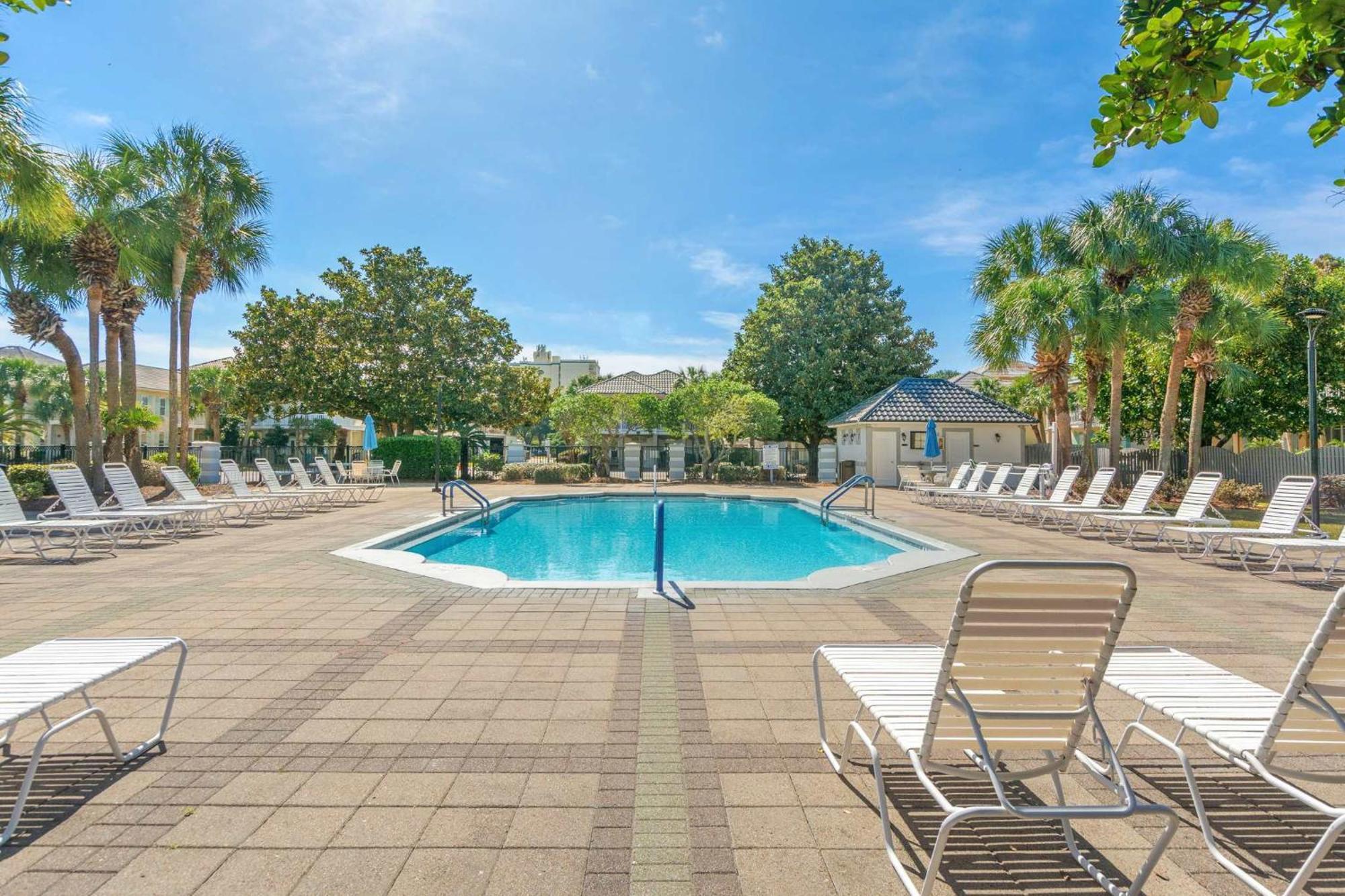 Sweet 'n Salty Private Gated Heated Pool Holiday home Destin