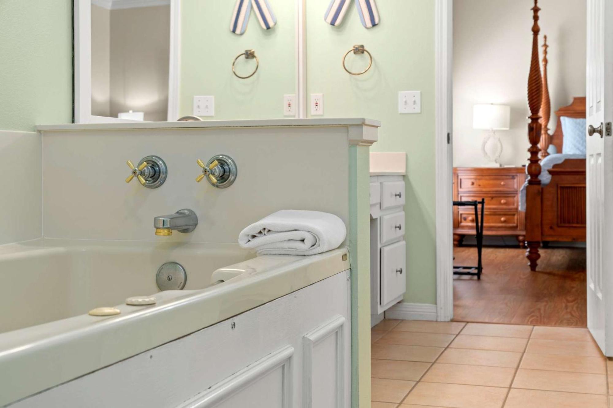 Sweet 'n Salty Private Gated Heated Pool Holiday home Destin