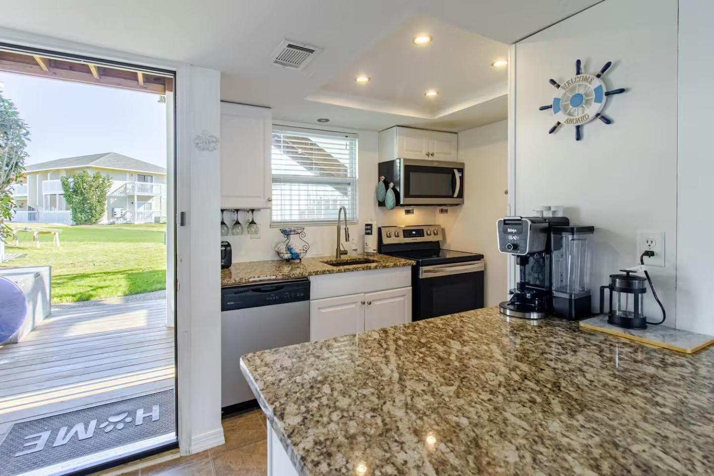 Boathouse Condo, Downtown Harbor, Private Access, Waterfront, On Golf Course, Water Taxi Pickup *