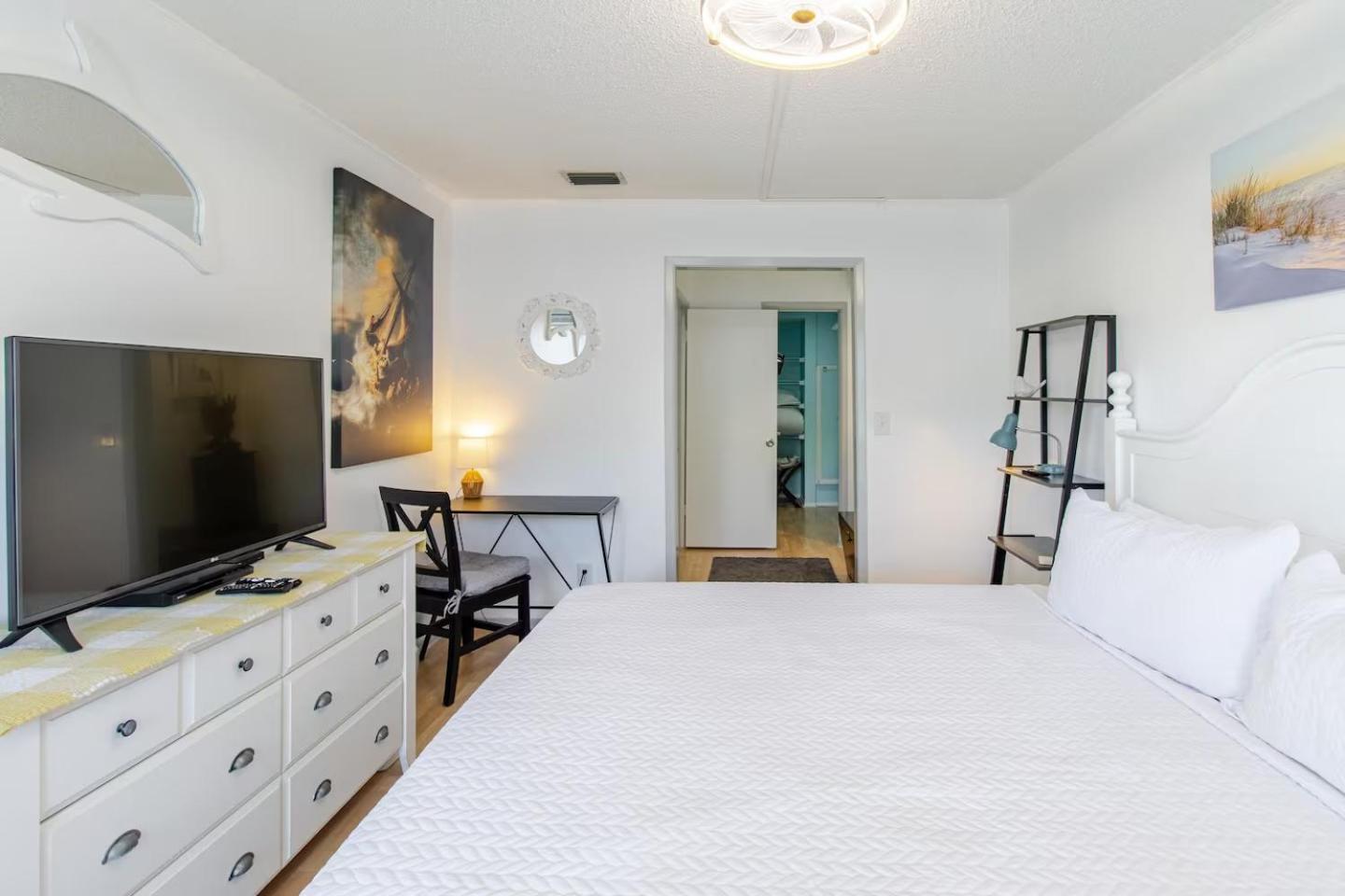 Holiday home Boathouse Condo, Downtown Harbor, Private Access, Waterfront, On Golf Course, Water Taxi Pickup