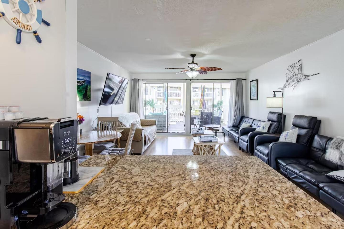 Holiday home Boathouse Condo, Downtown Harbor, Private Access, Waterfront, On Golf Course, Water Taxi Pickup *