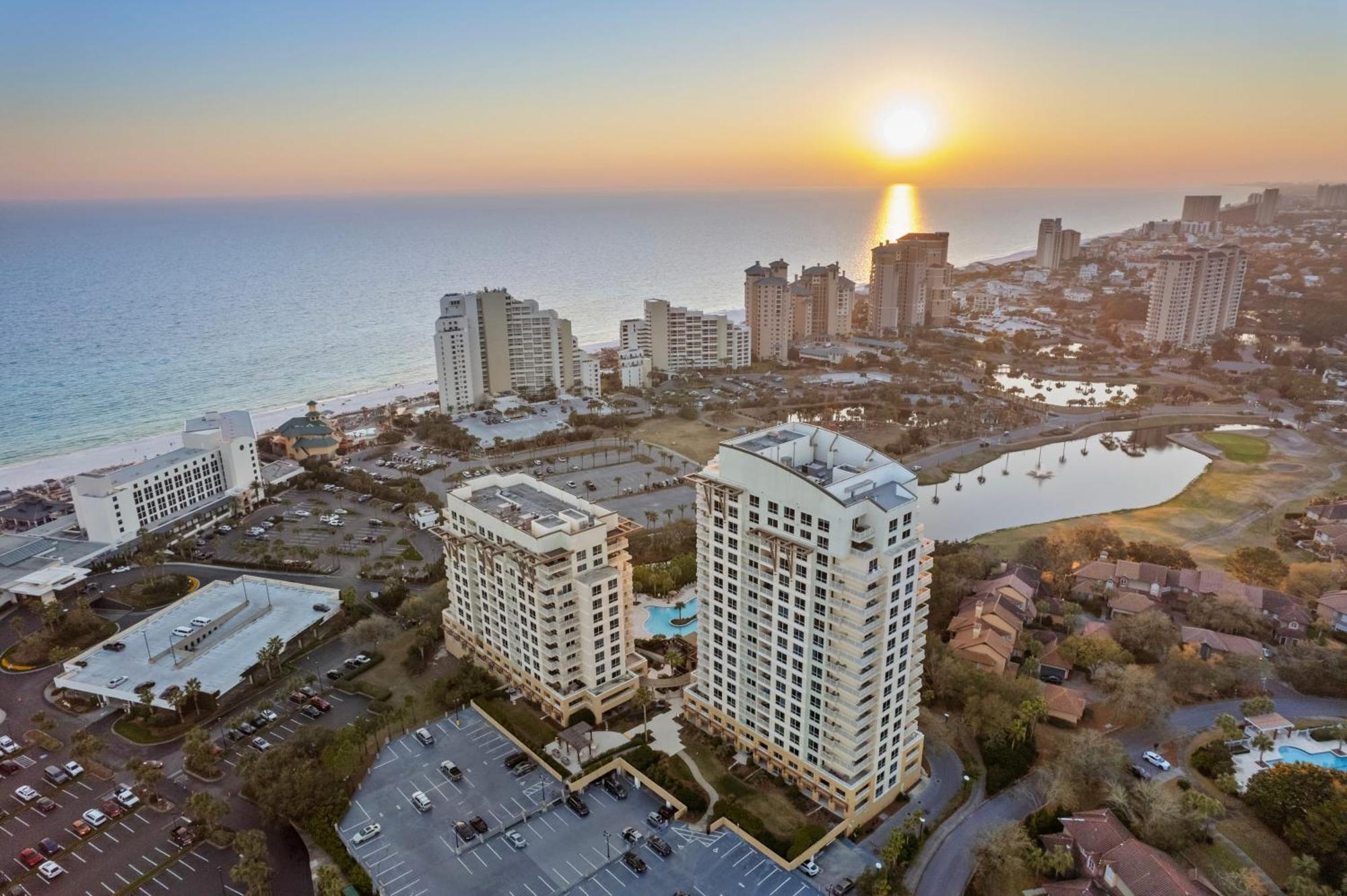 Miramar W Pool Tennis Walk To Luau Eastern Sky Holiday home Destin