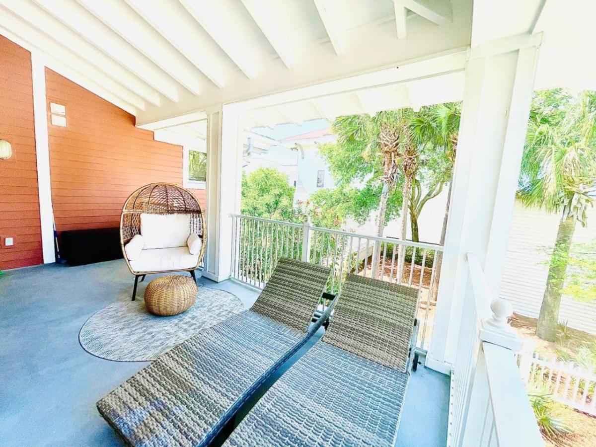 Baytown Wharf Patio Community Pool Hot Tub Holiday home Destin