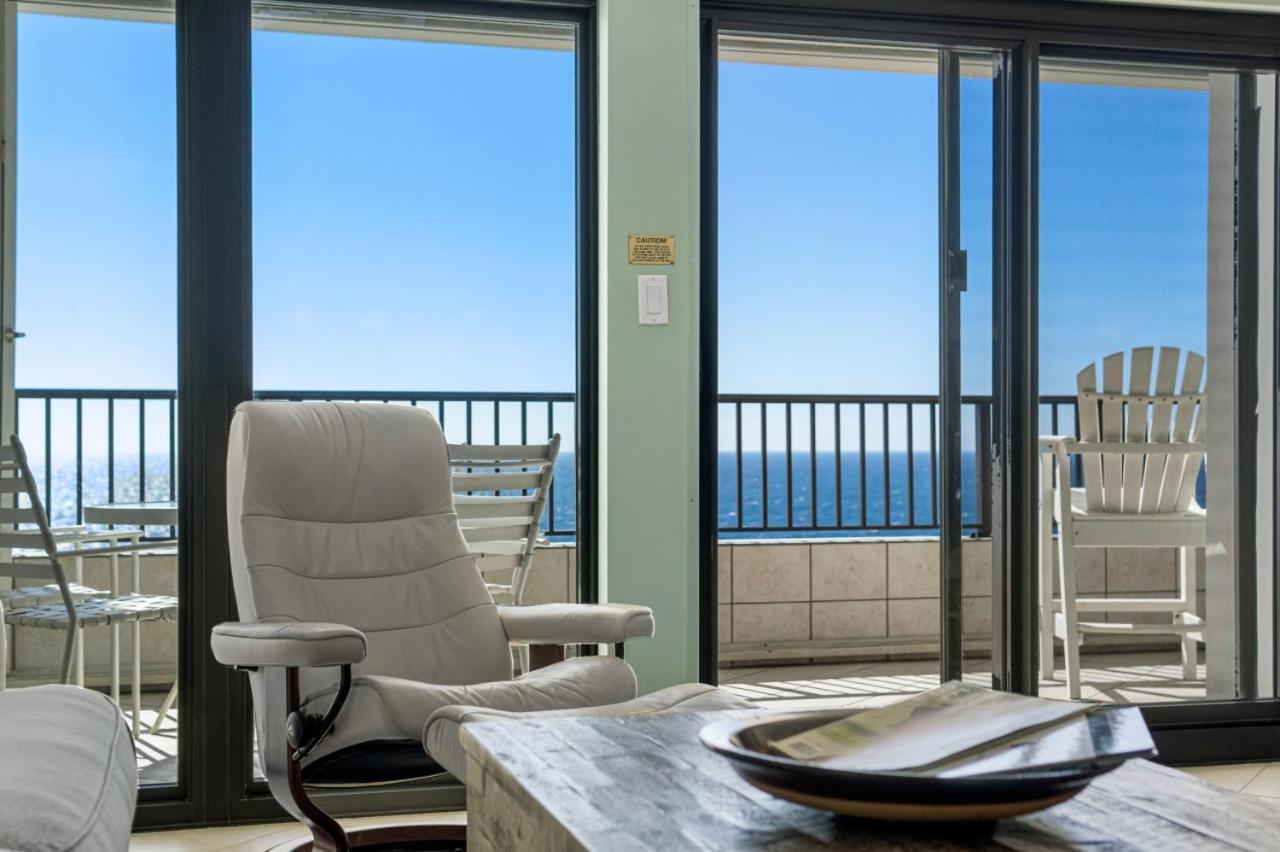 Holiday home New 30 Foot Oceanfront Balcony Oceanfront Pool *