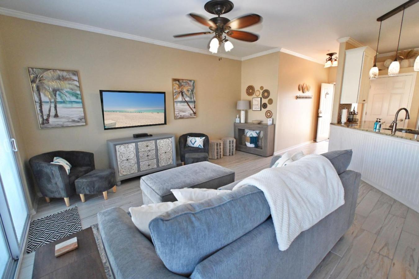 Sandpiper Cove Unit 4115 Bring Your Boat Canal 2 Bedroom 2 Bathroom Holiday home Destin