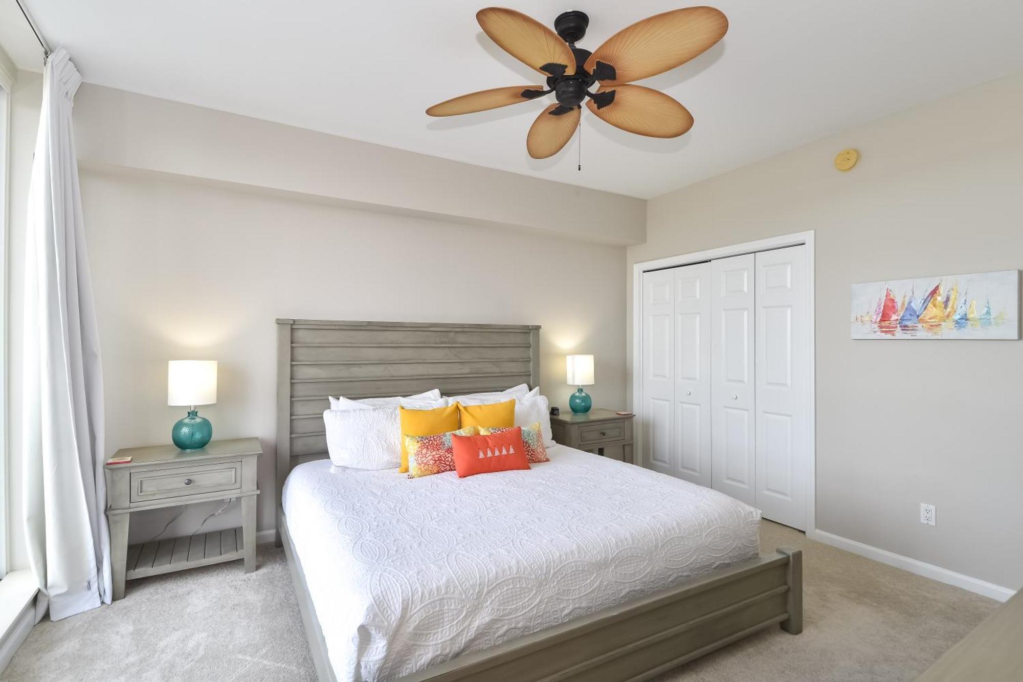 Silver Towers E504 Apartment *