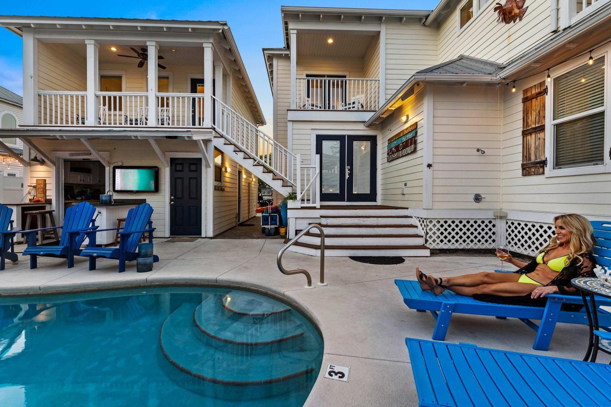 Lighthouse Legends Free Golf Cart Pool Heat Deals Destin