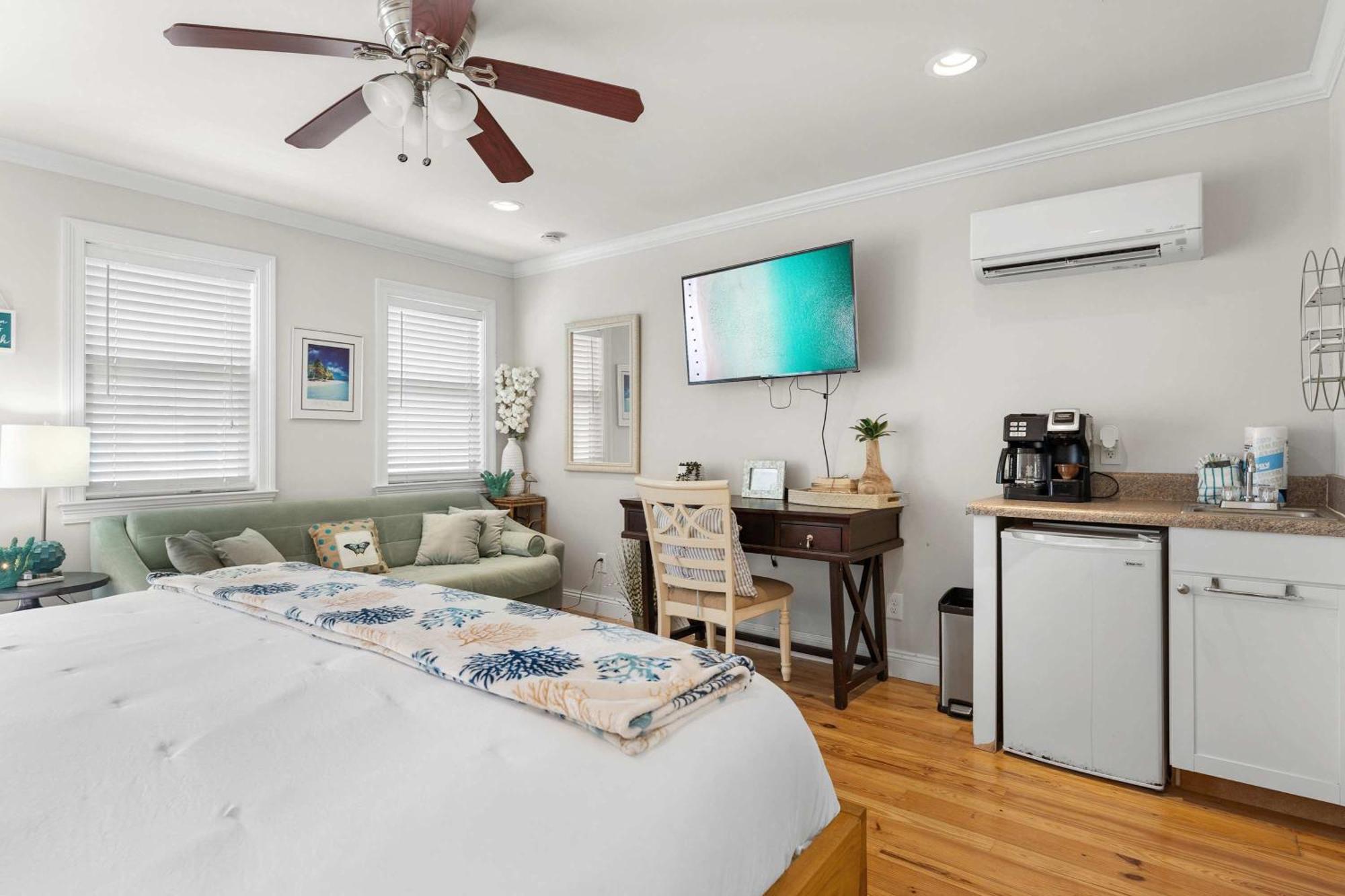 Lighthouse Legends Free Golf Cart Pool Heat Deals Holiday home *