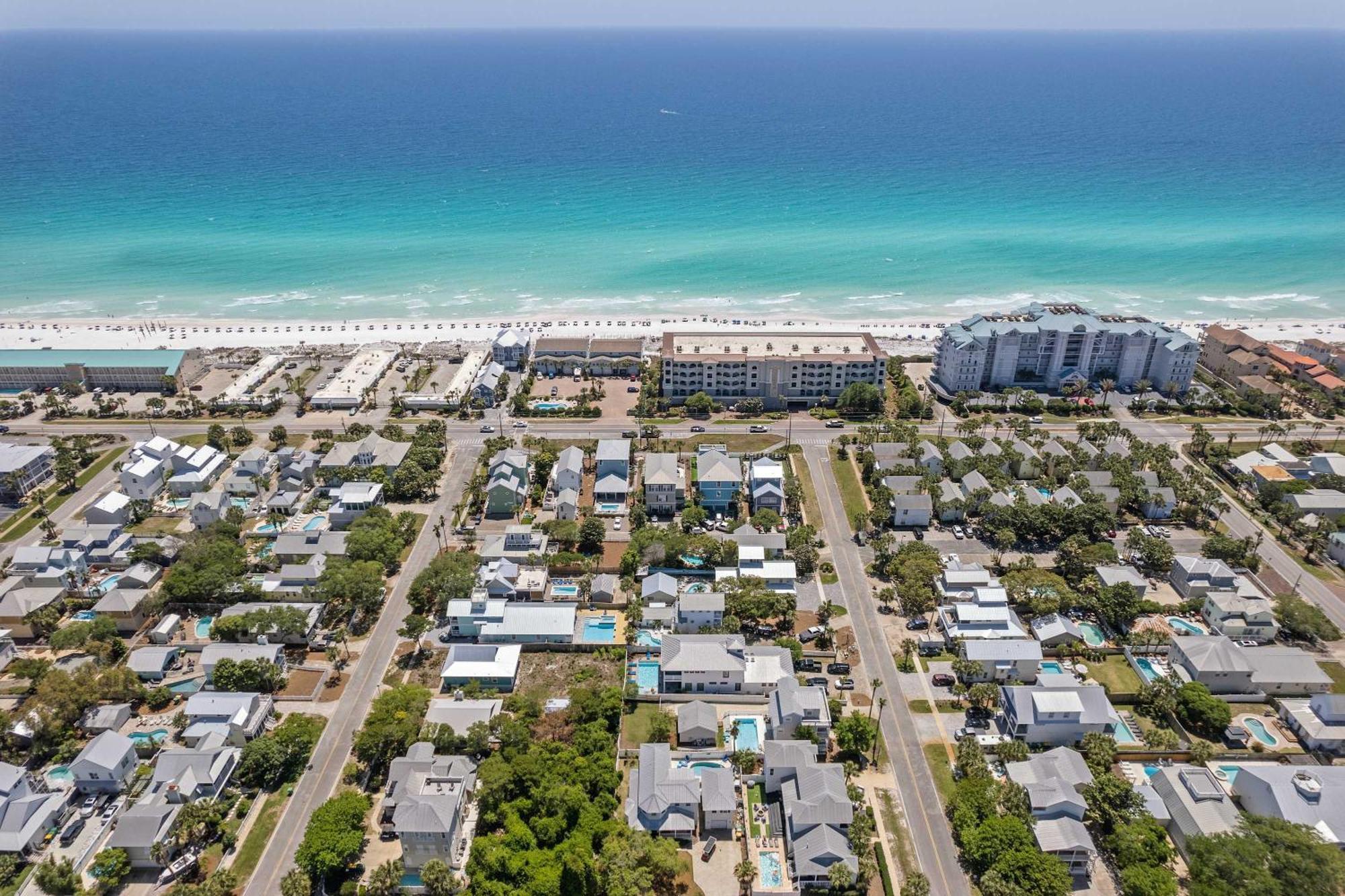 Holiday home Lighthouse Legends Free Golf Cart Pool Heat Deals Destin