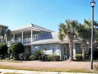 Emerald Shores Holiday home *
