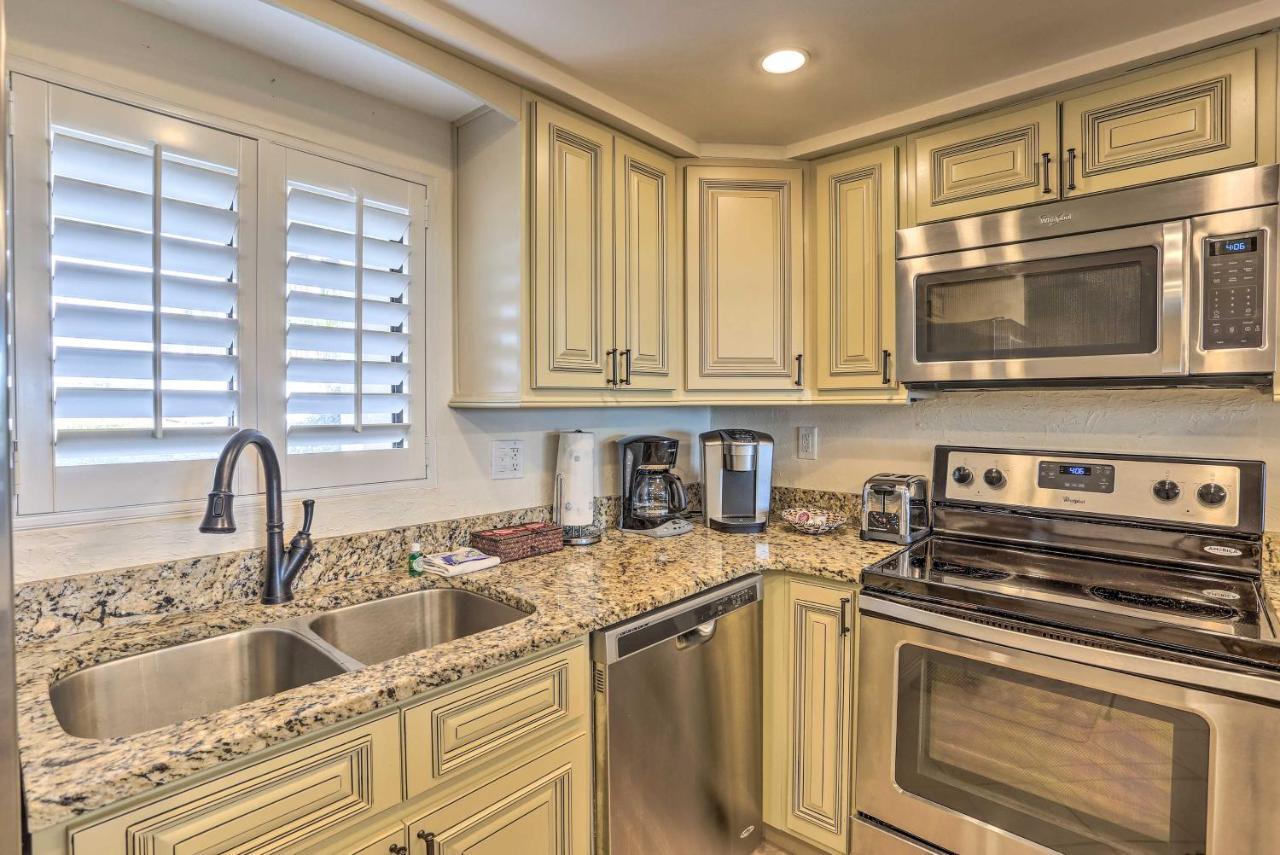 Apartment Miramar Retreat - Beachfront And Poolside *