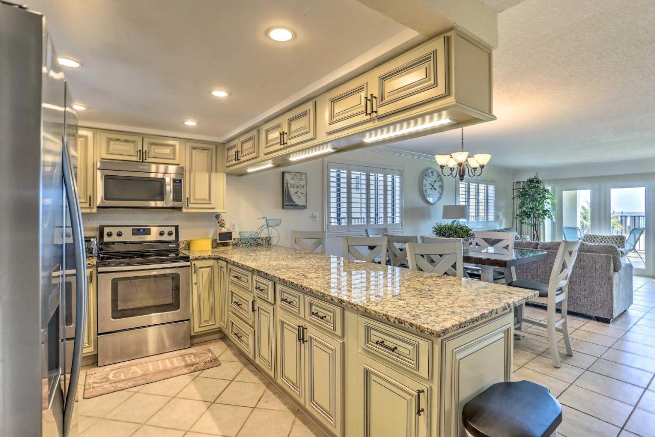 Apartment Miramar Retreat - Beachfront And Poolside